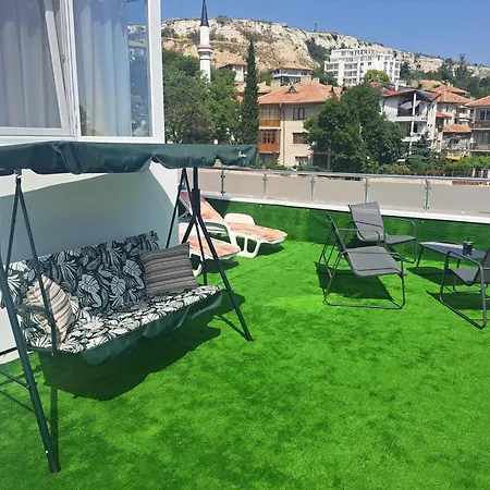First Line Apartment Balchik