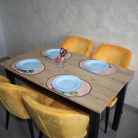 First Line Apartament *