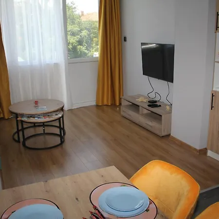 First Line Appartement *
